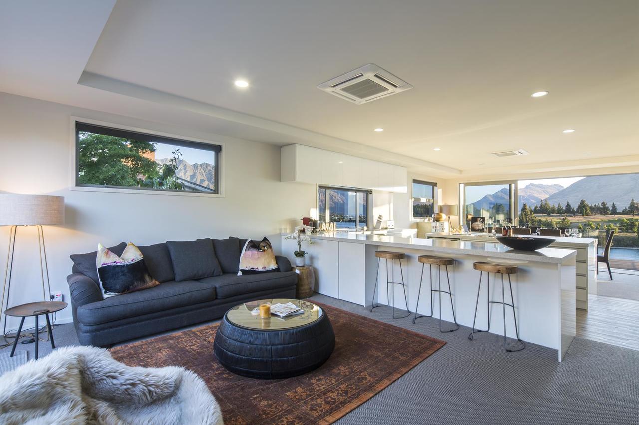 Lakefront Luxury By Amazing Accom Queenstown Exterior foto